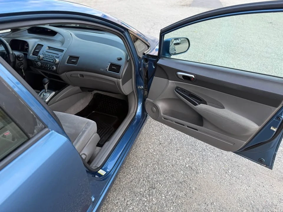 2009 Honda Civic 8th Gen - Image 6 of 17