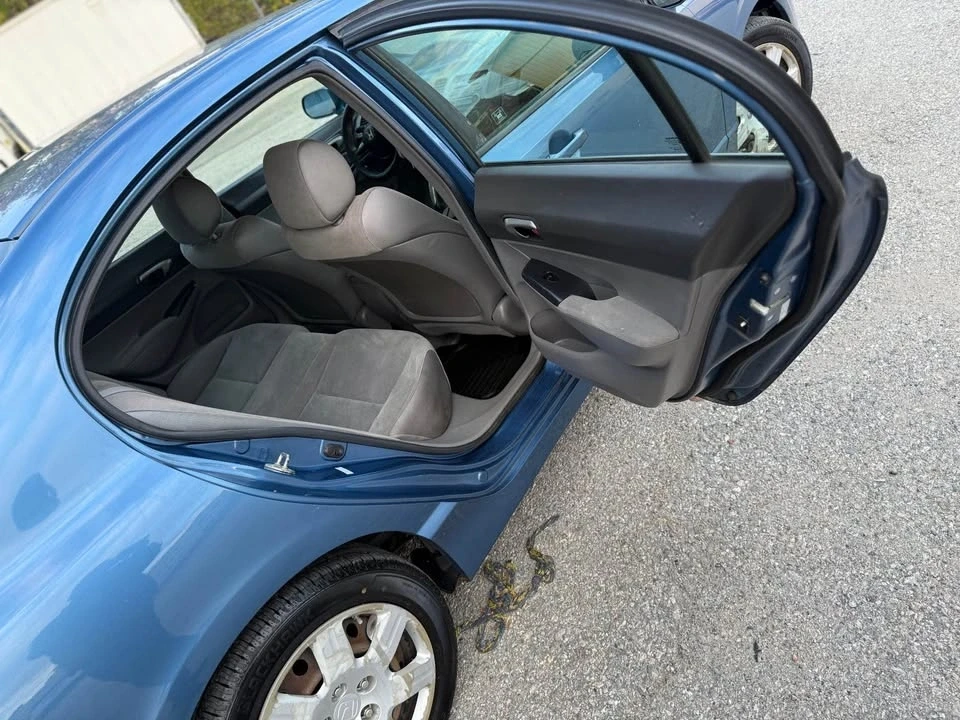 2009 Honda Civic 8th Gen - Image 5 of 17