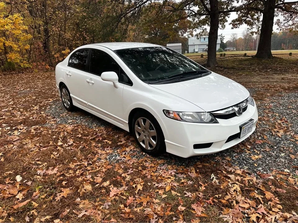 2009 Honda Civic 8th Gen - Image 2 of 14
