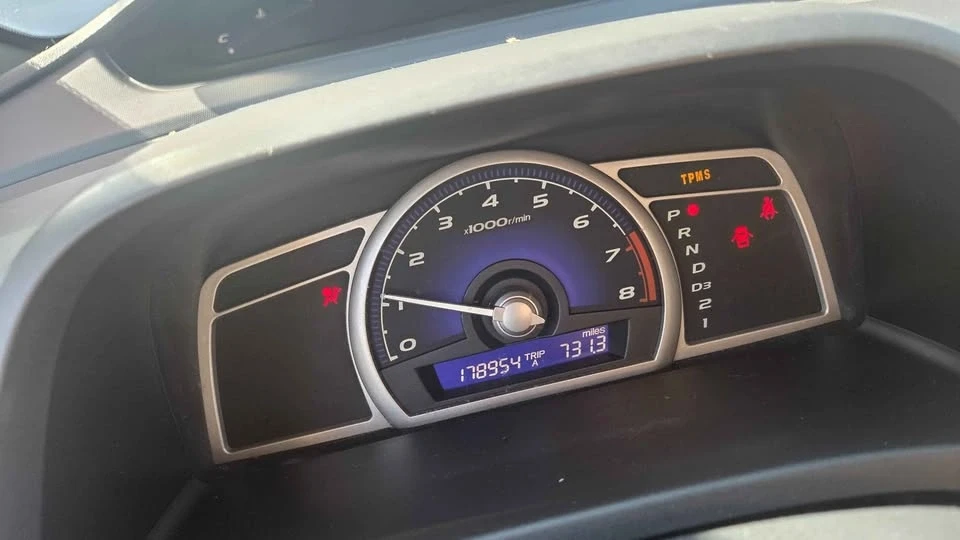 2009 Honda Civic 8th Gen - Image 6 of 6