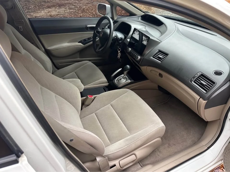 2009 Honda Civic 8th Gen - Image 9 of 14