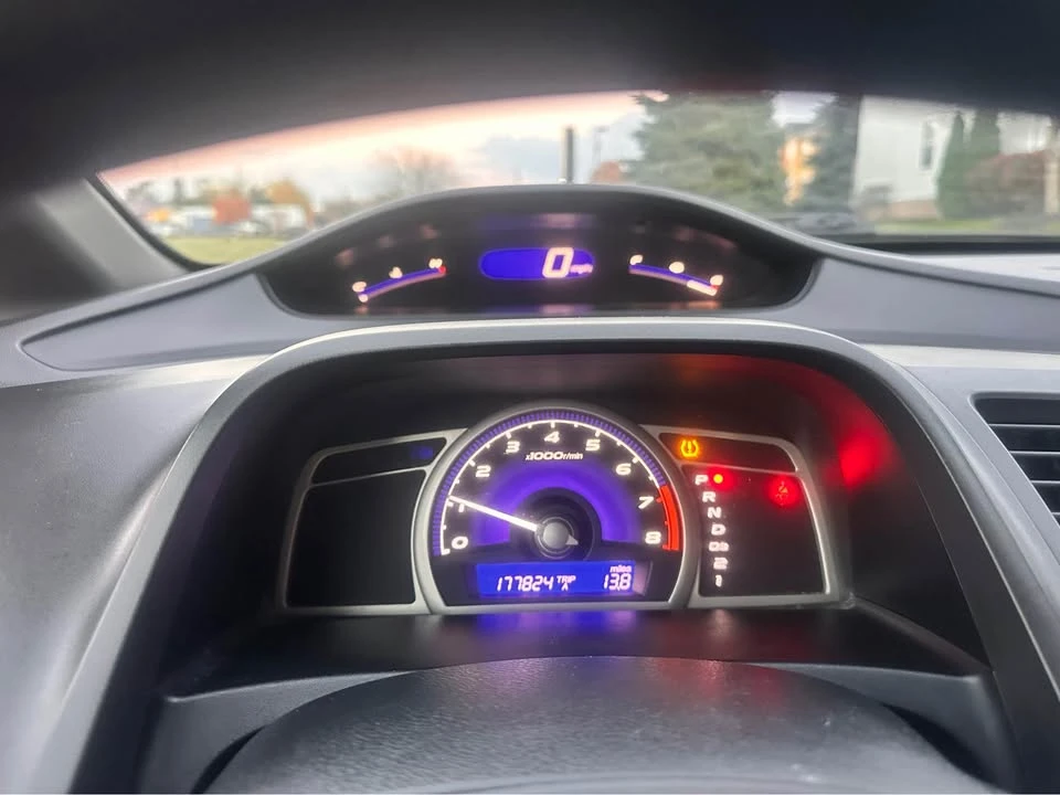 2009 Honda Civic 8th Gen - Image 7 of 13