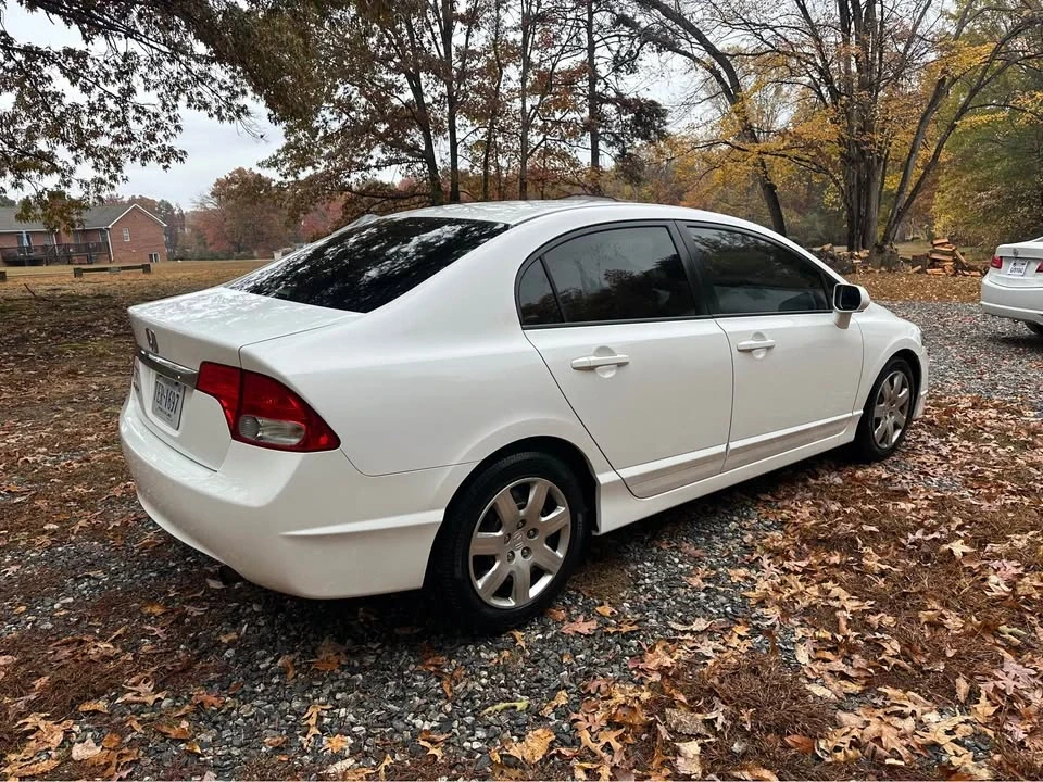 2009 Honda Civic 8th Gen - Image 3 of 14