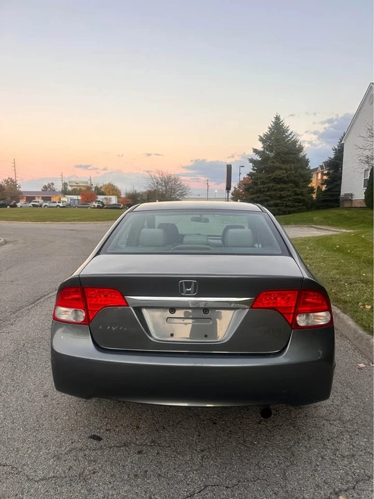 2009 Honda Civic 8th Gen - Image 4 of 13