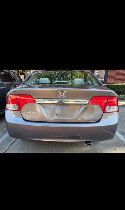 2009 Honda Civic 8th Gen - Image 2 of 7