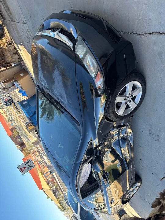2009 Honda Civic 8th Gen - Image 2 of 3