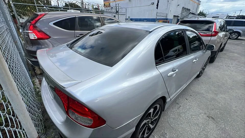 2009 Honda Civic 8th Gen - Image 4 of 6