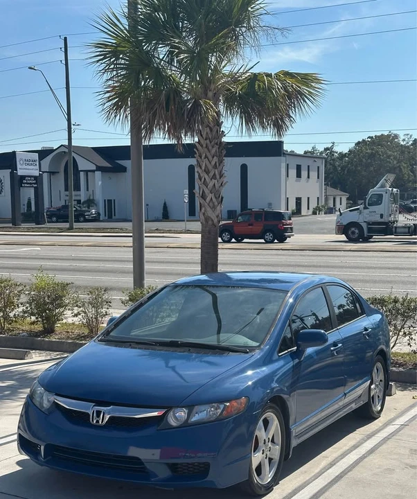 2009 Honda Civic 8th Gen - Image 2 of 15