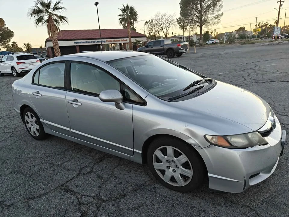2009 Honda Civic 8th Gen - Image 2 of 7