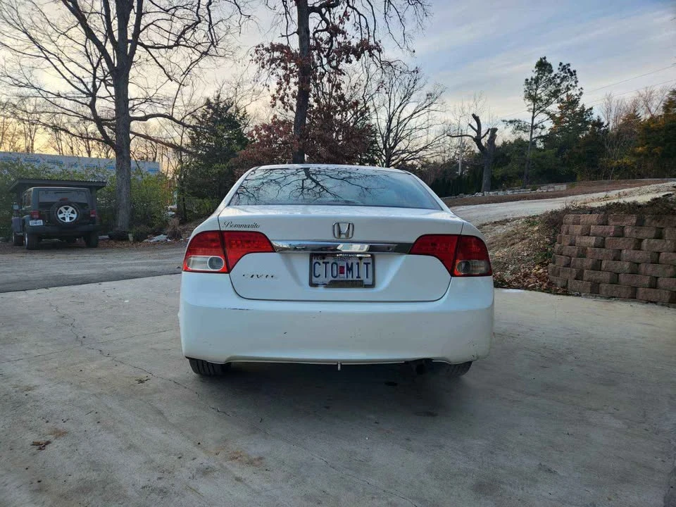 2009 Honda Civic 8th Gen - Image 5 of 17