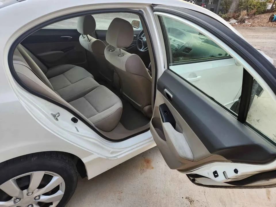 2009 Honda Civic 8th Gen - Image 13 of 17