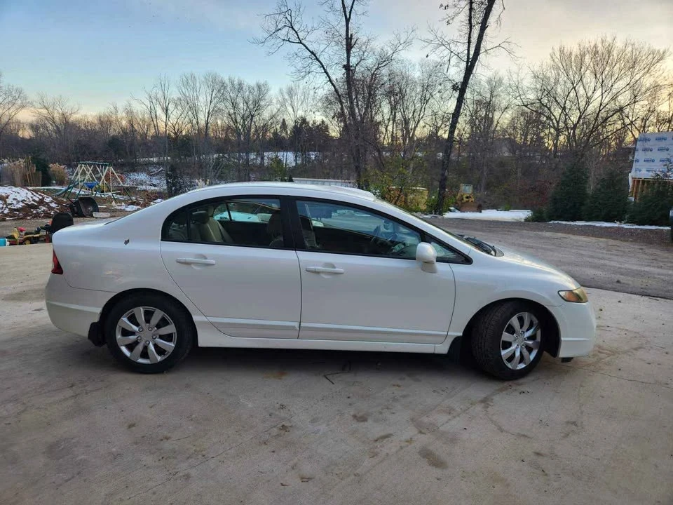 2009 Honda Civic 8th Gen - Image 4 of 17