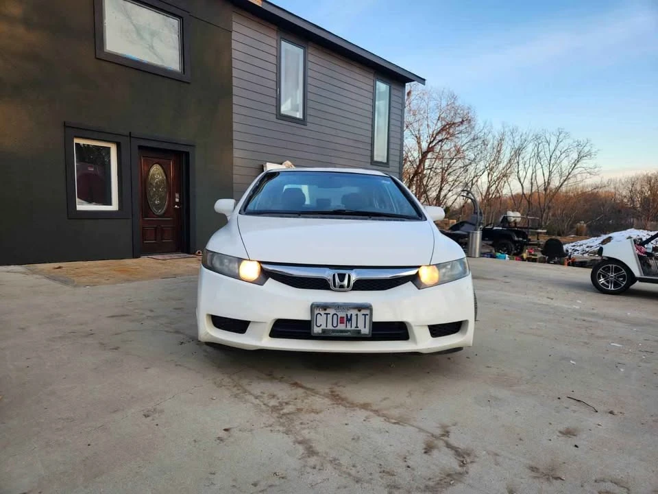2009 Honda Civic 8th Gen - Image 3 of 17