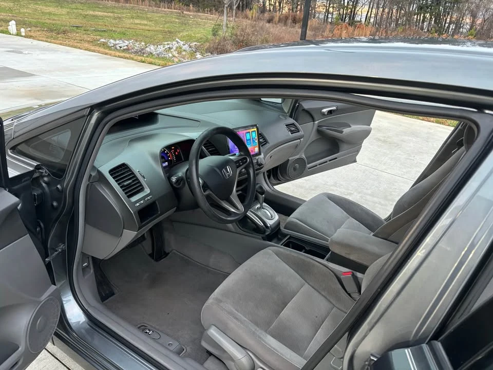 2009 Honda Civic 8th Gen - Image 9 of 19