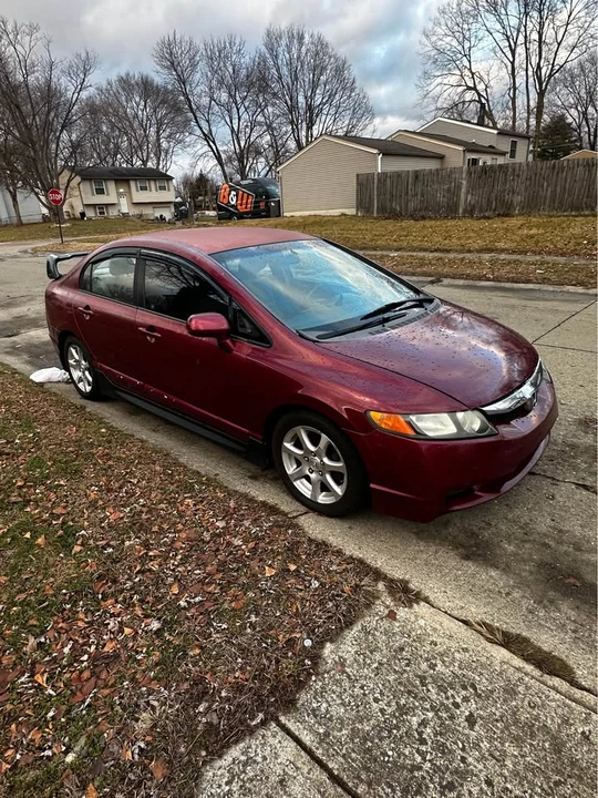 2009 Honda Civic 8th Gen - Image 2 of 11