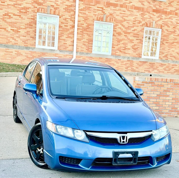 2009 Honda Civic 8th Gen - Image 2 of 20
