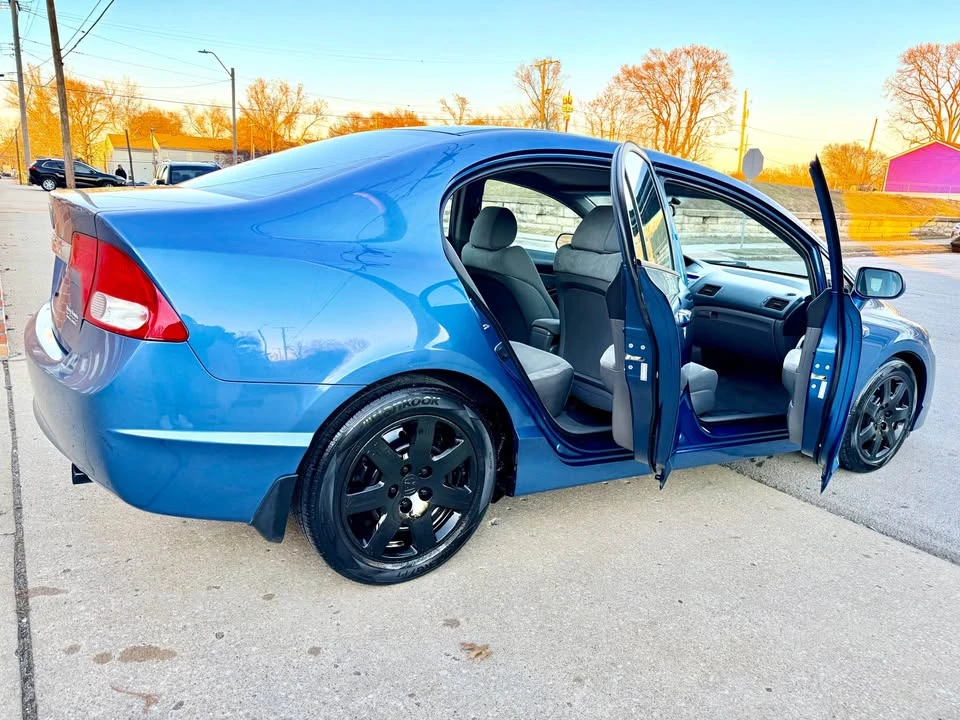 2009 Honda Civic 8th Gen - Image 3 of 20
