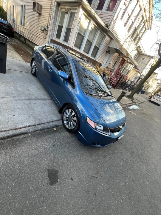 2009 Honda Civic 8th Gen - Image 9 of 19