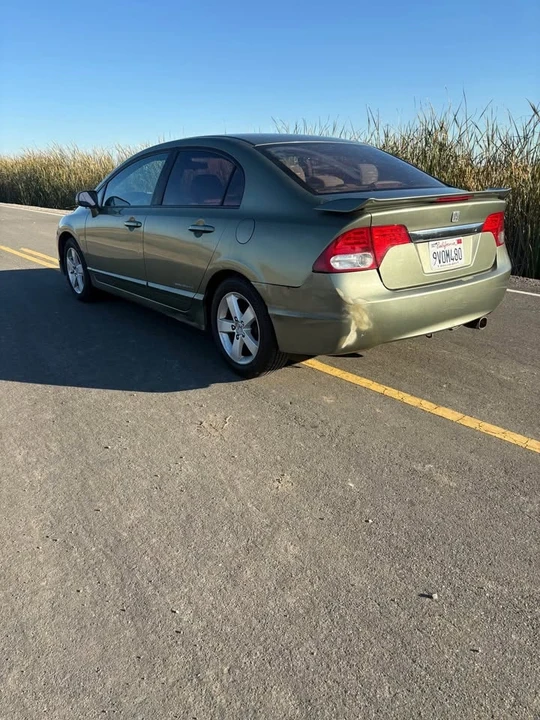 2009 Honda Civic 8th Gen - Image 4 of 8
