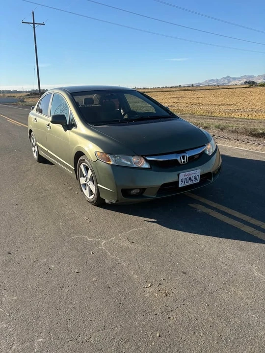 2009 Honda Civic 8th Gen - Image 2 of 8