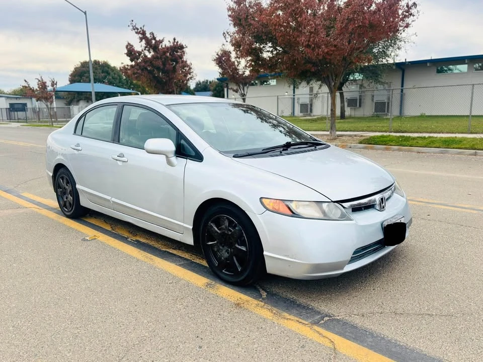 2009 Honda Civic 8th Gen - Image 8 of 17
