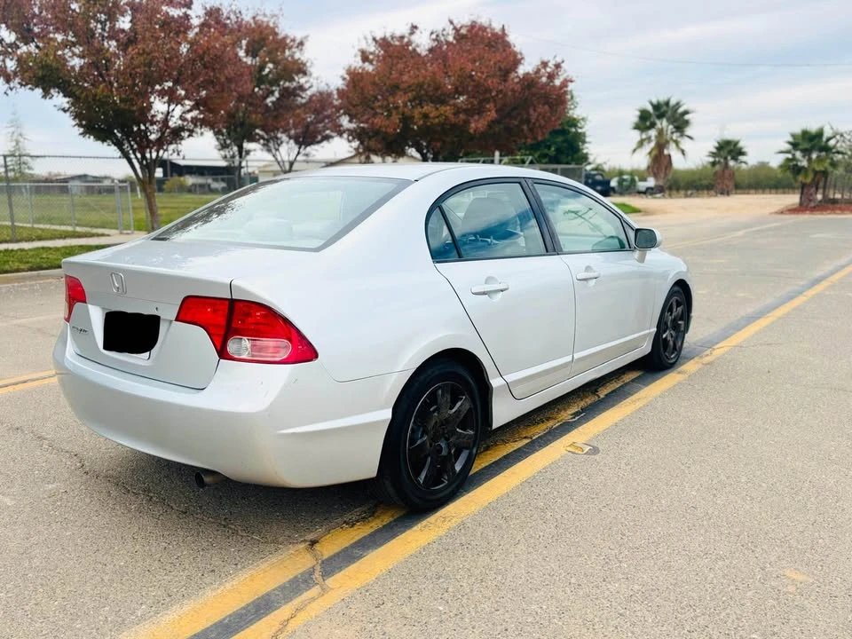 2009 Honda Civic 8th Gen - Image 6 of 17