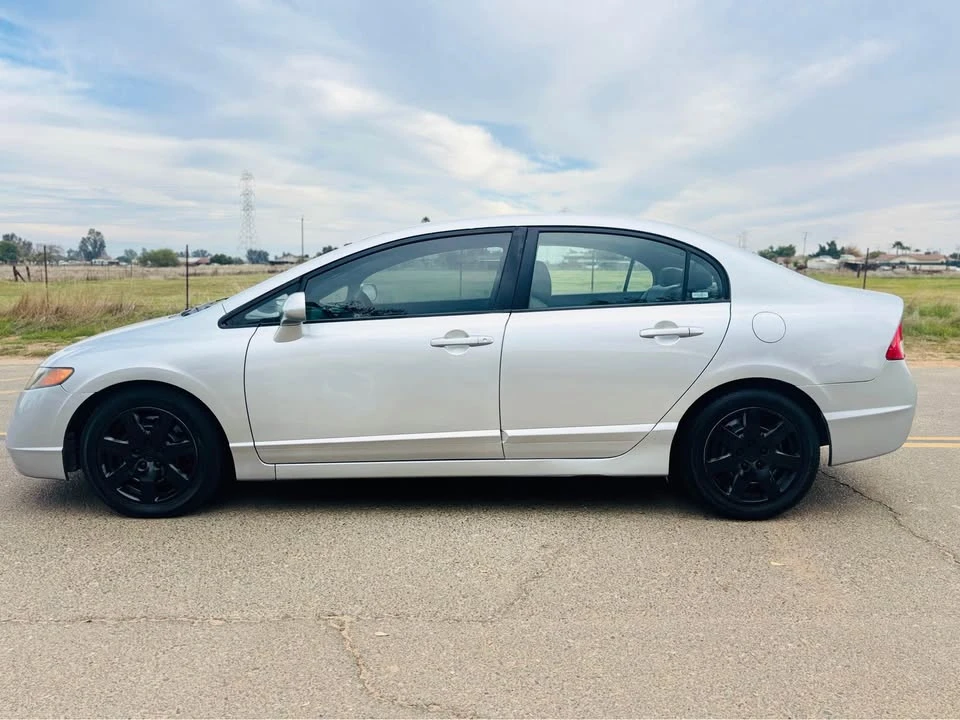 2009 Honda Civic 8th Gen - Image 3 of 17