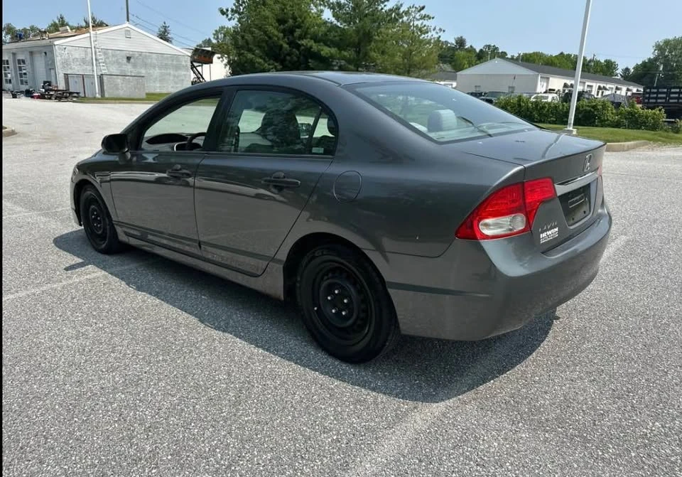 2009 Honda Civic 8th Gen - Image 6 of 8