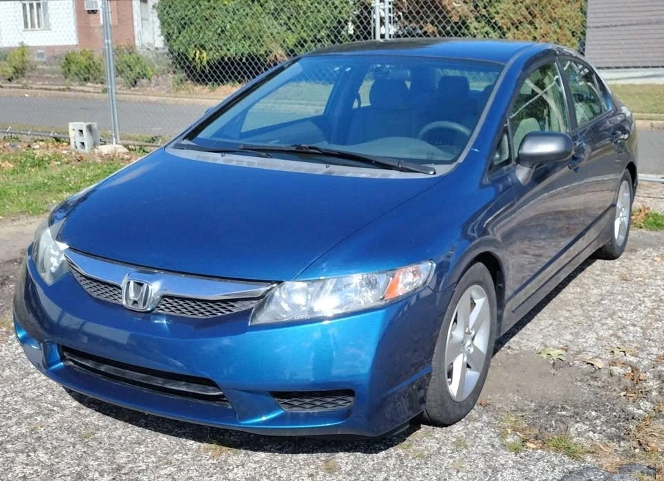 2009 Honda Civic 8th Gen - Image 3 of 16