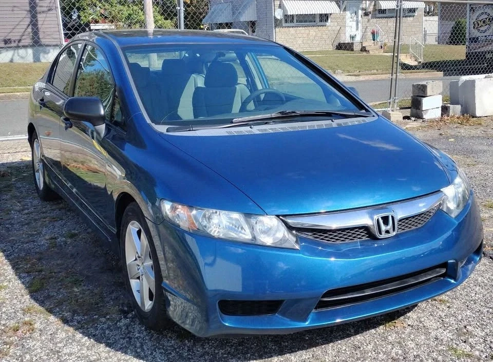 2009 Honda Civic 8th Gen - Image 3 of 16