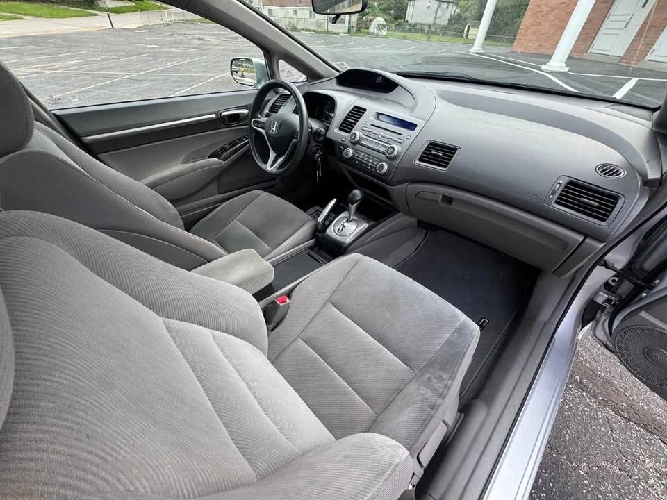2009 Honda Civic 8th Gen - Image 12 of 19