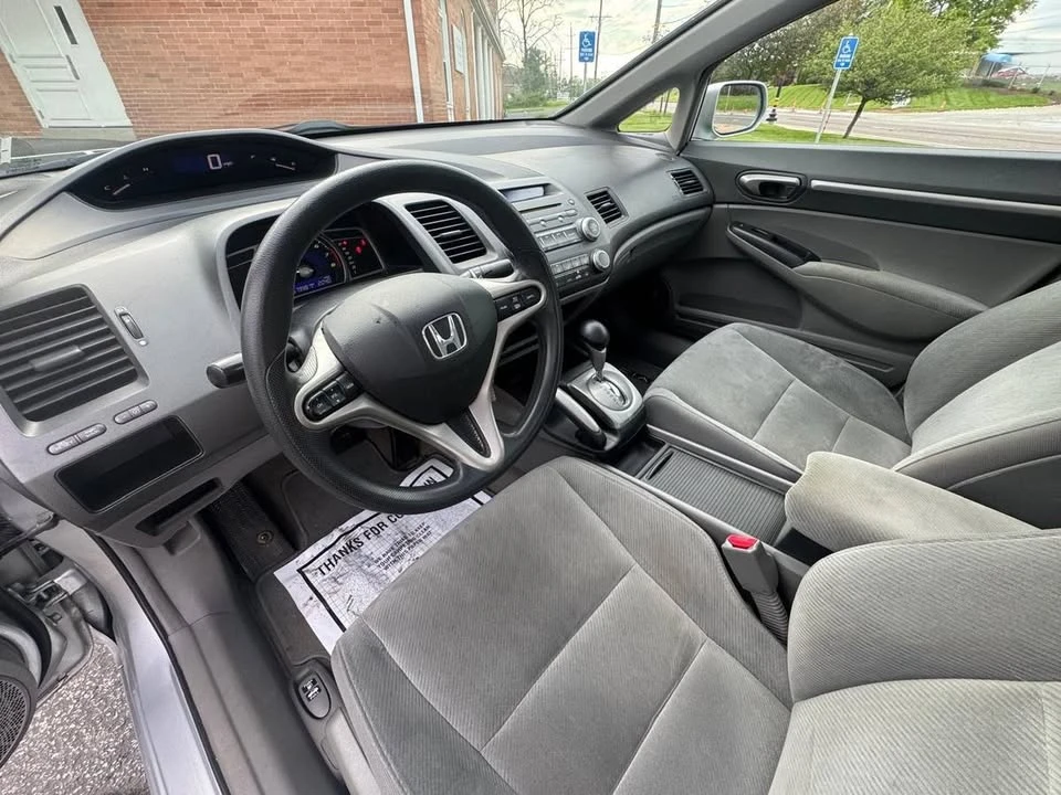 2009 Honda Civic 8th Gen - Image 8 of 19