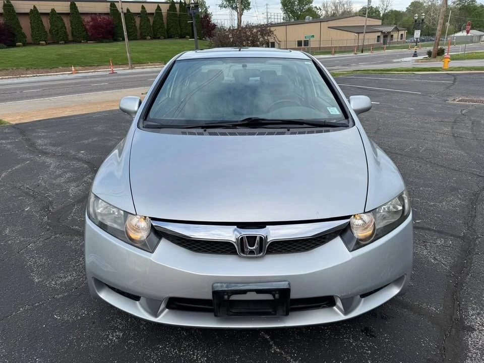 2009 Honda Civic 8th Gen - Image 2 of 19