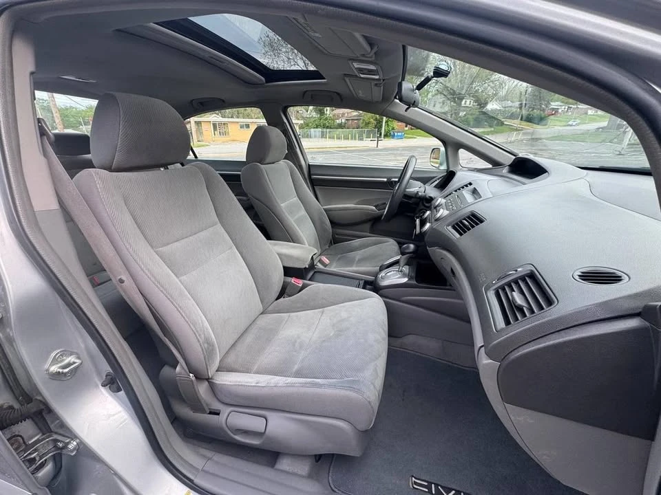 2009 Honda Civic 8th Gen - Image 13 of 19