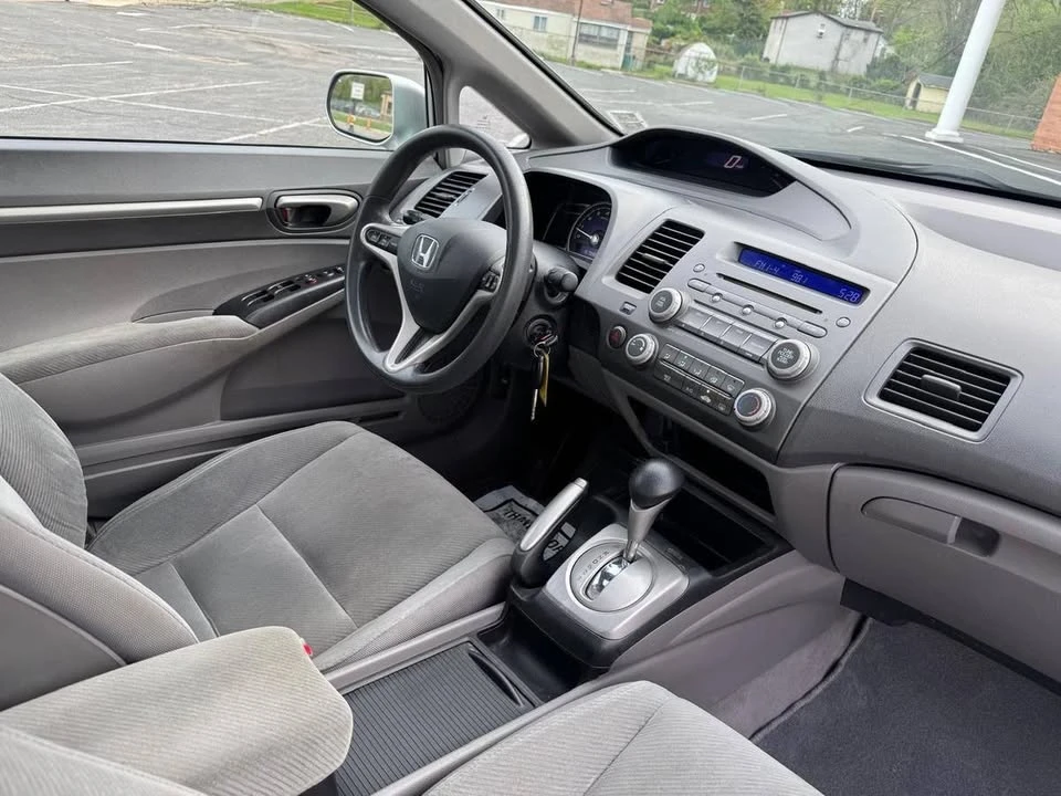 2009 Honda Civic 8th Gen - Image 11 of 19