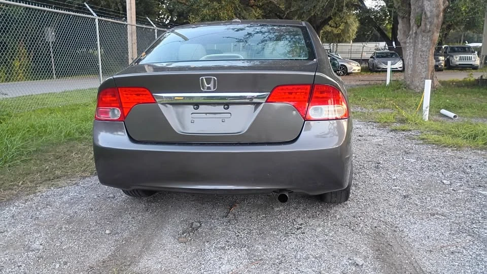 2009 Honda Civic 8th Gen - Image 8 of 18