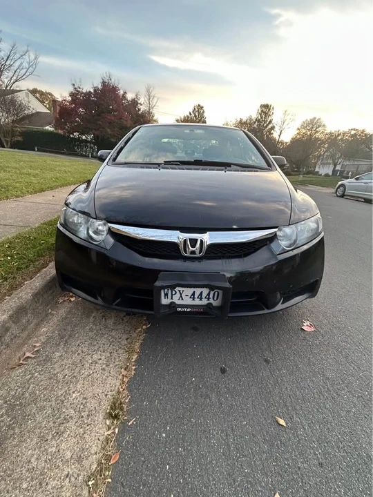 2009 Honda Civic 8th Gen - Image 2 of 14