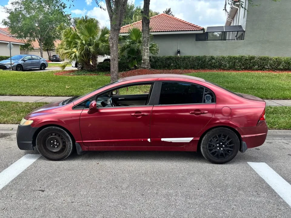 2009 Honda Civic 8th Gen - Image 3 of 10