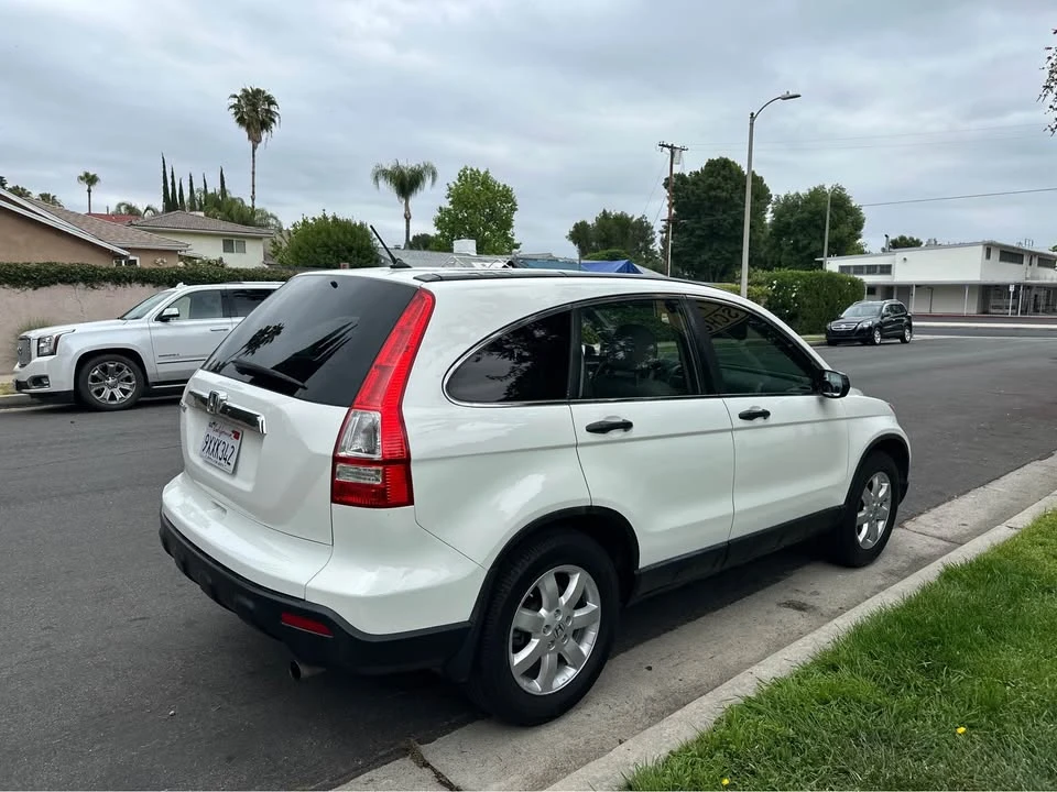 2009 Honda CR-V 3rd Gen - Image 3 of 8