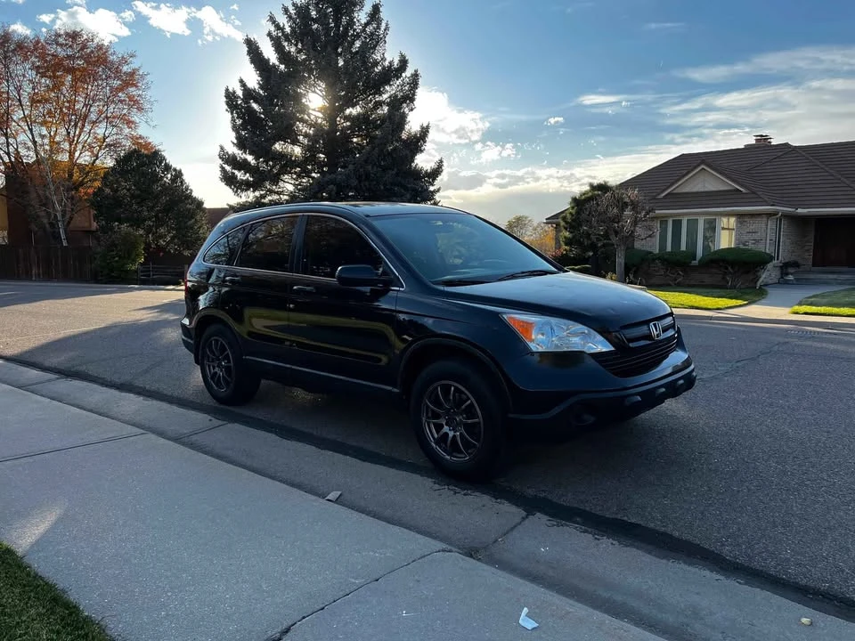 2009 Honda CR-V 3rd Gen - Image 2 of 9