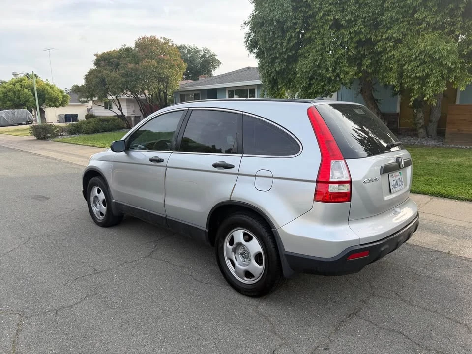 2009 Honda CR-V 3rd Gen - Image 3 of 10