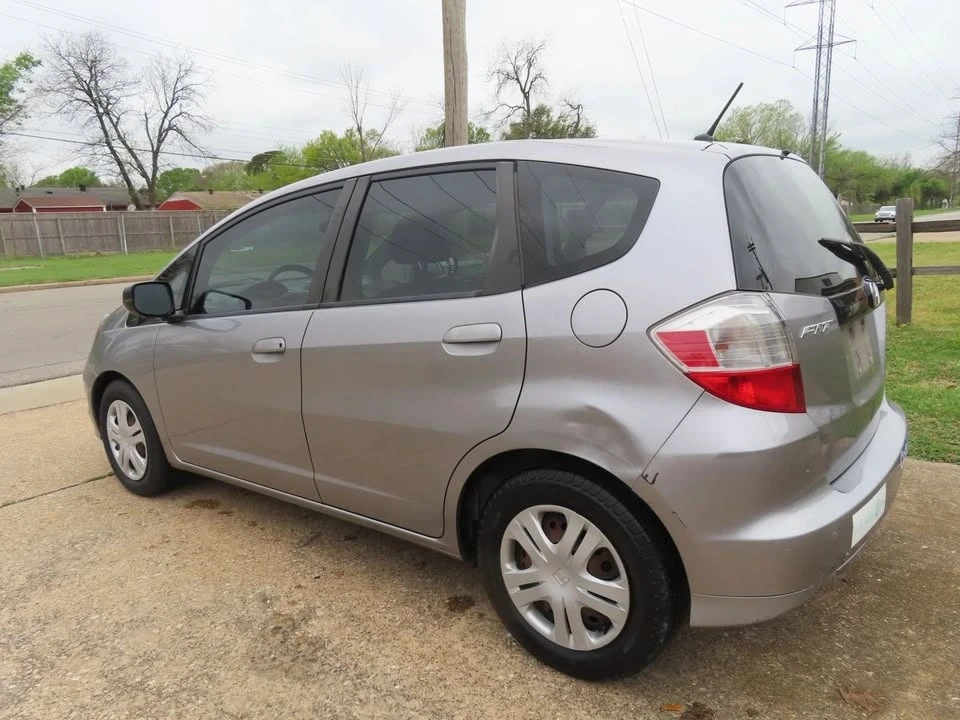 2009 Honda Fit - Image 6 of 20