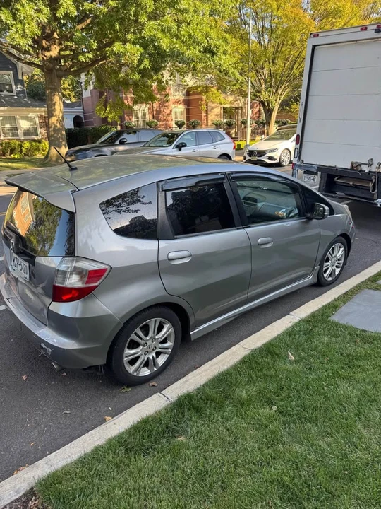 2009 Honda Fit - Image 2 of 7