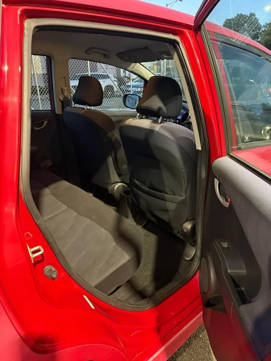 2009 Honda Fit - Image 6 of 15