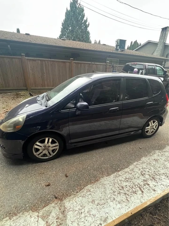 2009 Honda Fit - Image 4 of 18