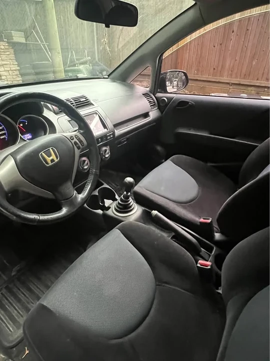 2009 Honda Fit - Image 13 of 18