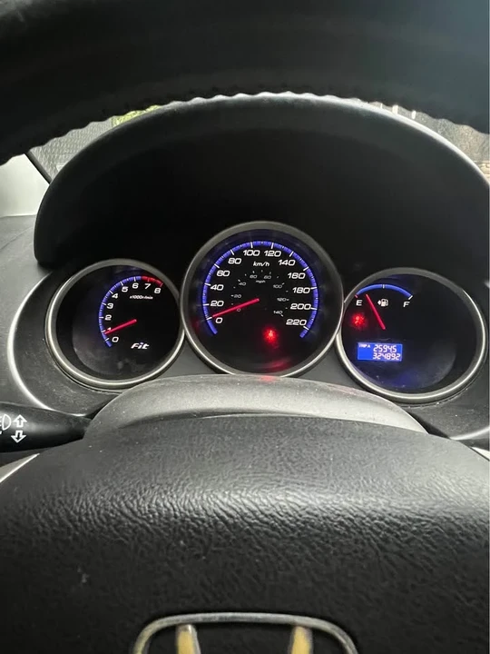 2009 Honda Fit - Image 15 of 18