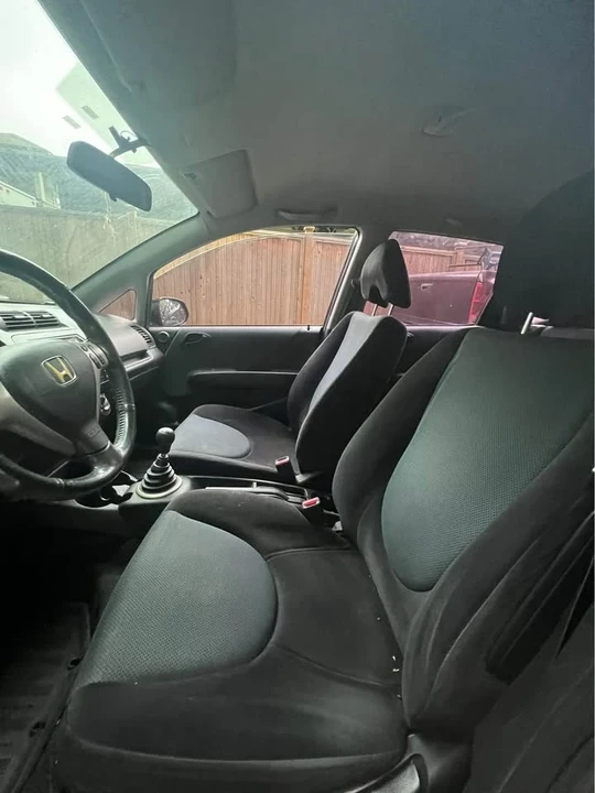 2009 Honda Fit - Image 16 of 18