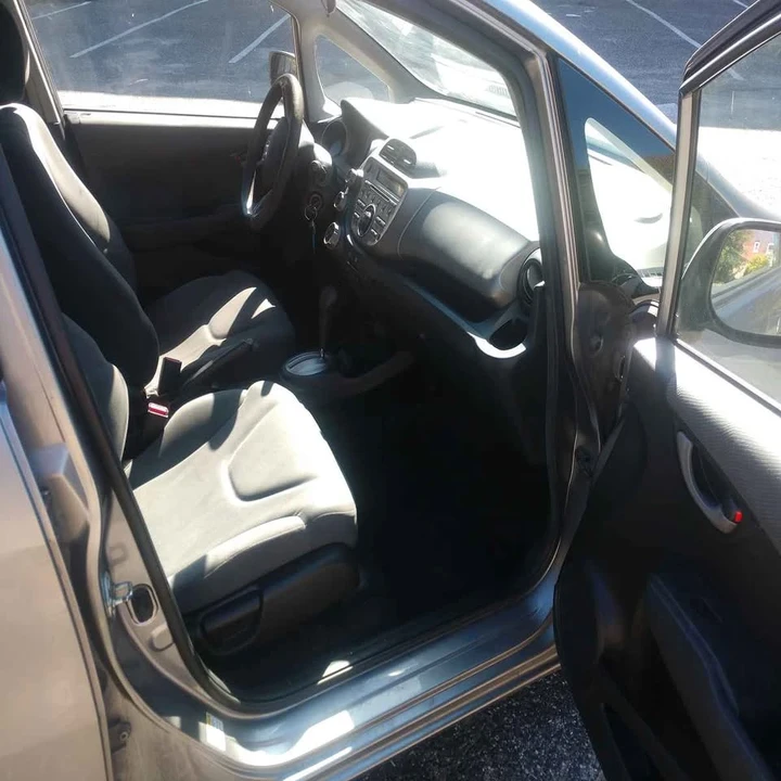 2009 Honda Fit - Image 6 of 10