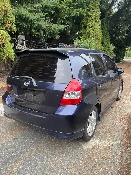2009 Honda Fit - Image 2 of 18